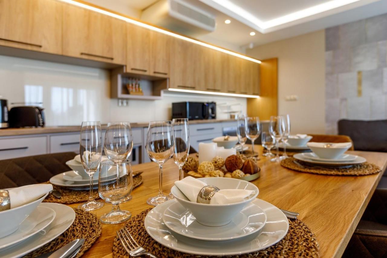 Royal Cafe Apartman 凯斯特海伊 外观 照片